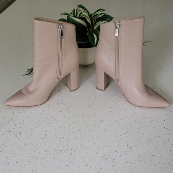 Marc Fisher Pink Heeled Boots with Chunky Block Heel - Picture 2 of 9